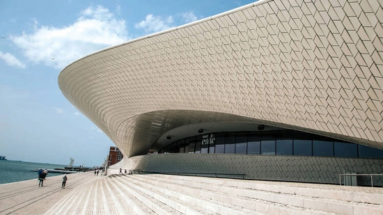 Portugal Investor Visa - Get a European residency permit by
                investing in real estate in Portugal and ensuring rentability at the same time.
                Now is the time to get your golden visa.